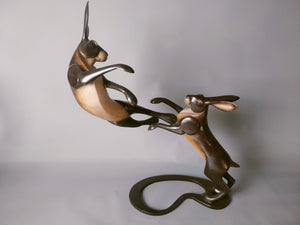 Medium boxing hares